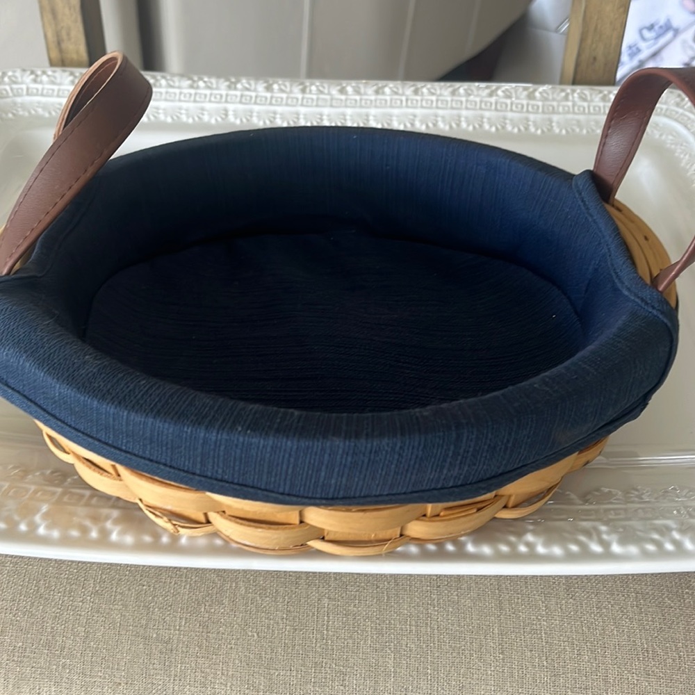 EUC Taskets Renaissance 11 inch round basket with blue liner and leather…